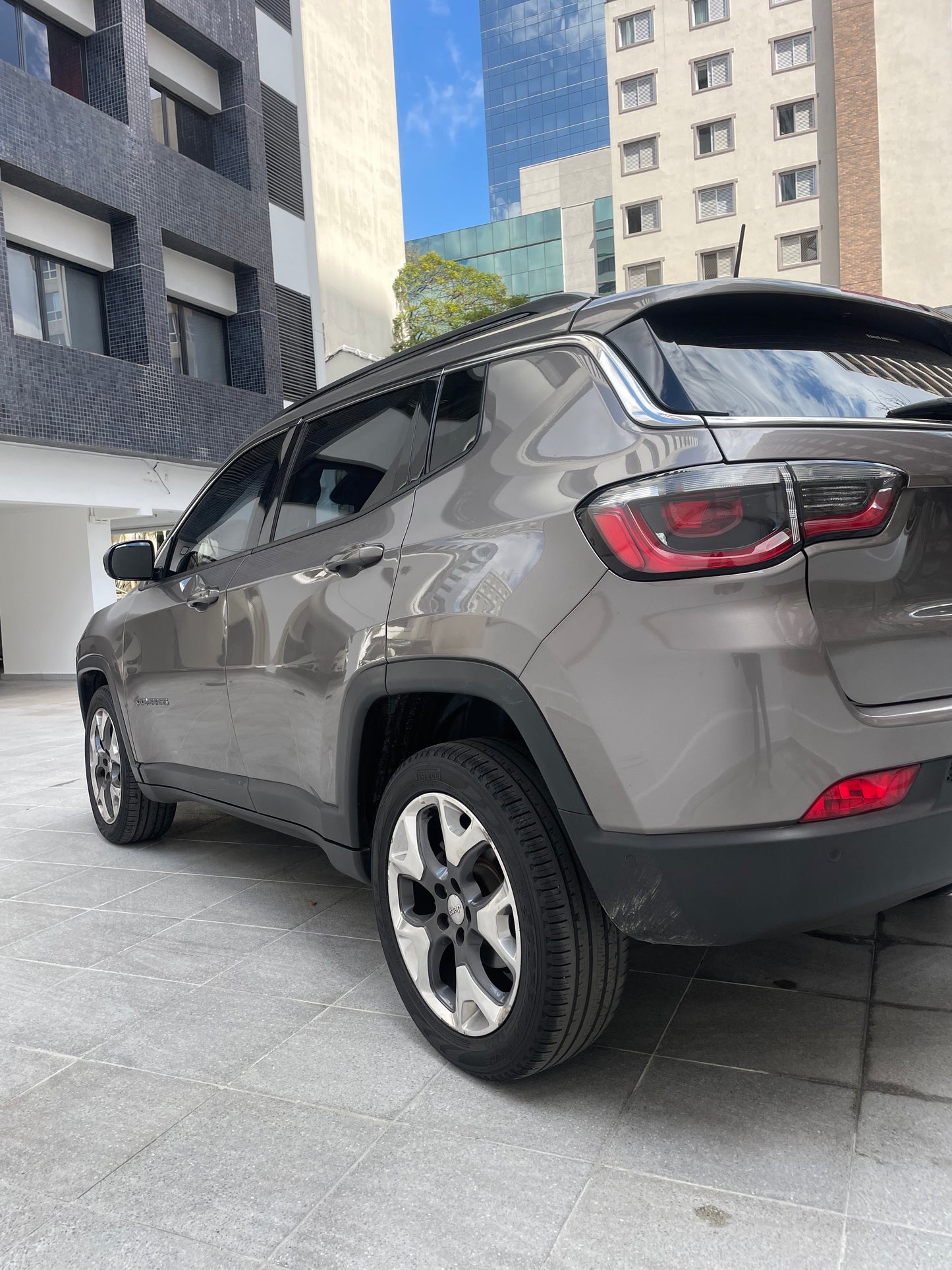 JEEP COMPASS (BLINDADO)