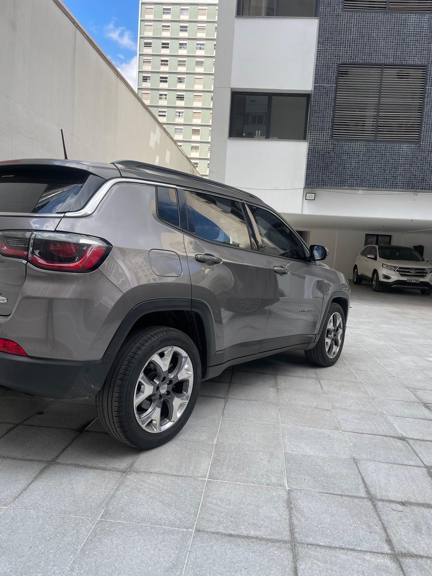 JEEP COMPASS (BLINDADO)